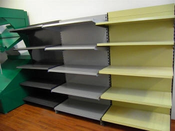 kaupluse riiul optika prillid